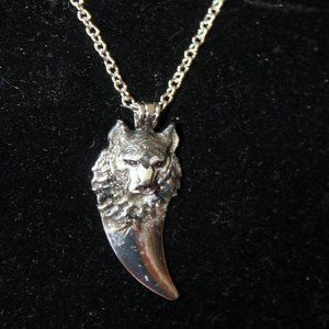 Wolf Head Pendant Necklace